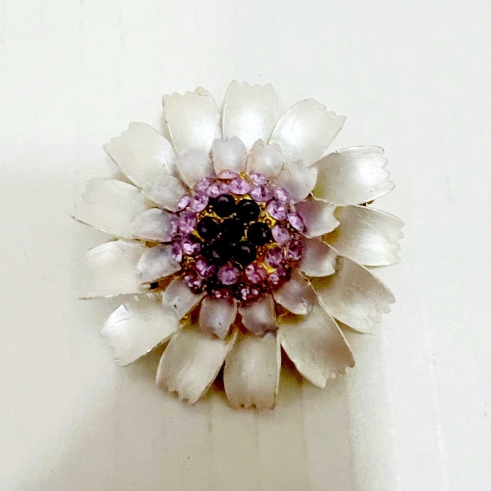 Vintage Gold Plated Pale Lavender Enamel Pink & Purple Crystal Flower Brooch Pin - Picture 3 of 4
